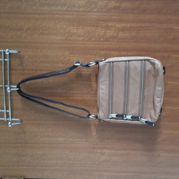 Danier Handbag - Picture 1 of 6